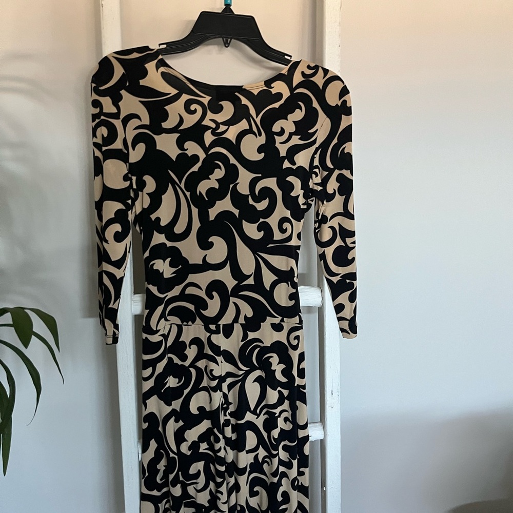 Enfocus Studio Black and Cream Long Sleeve Dress